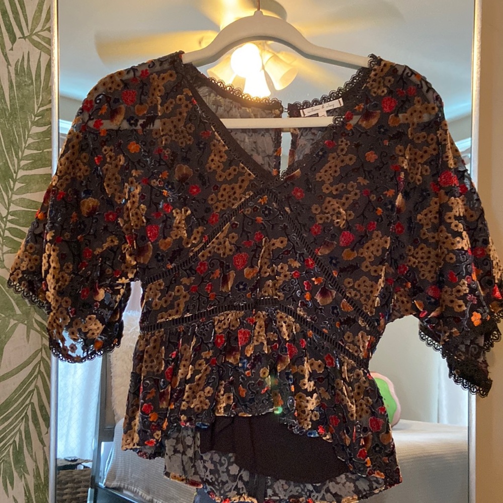 Gorgeous velvet top